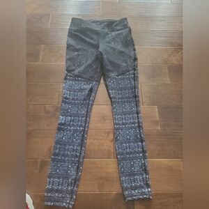 GAIAM work out leggings size small super cute pattern dark wash